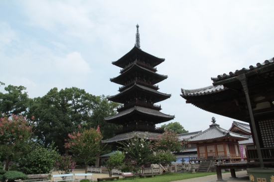 本山寺の五重塔