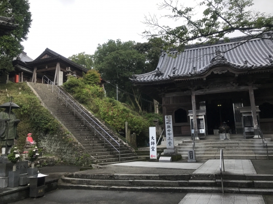 熊谷寺　本堂と大師堂