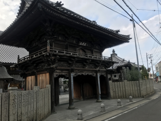 観音寺山門