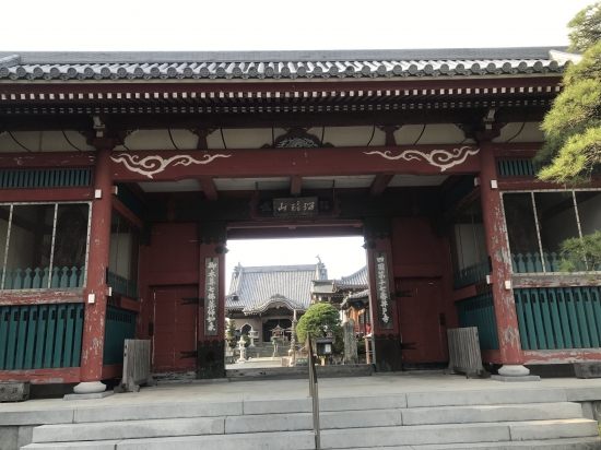 井戸寺の山門