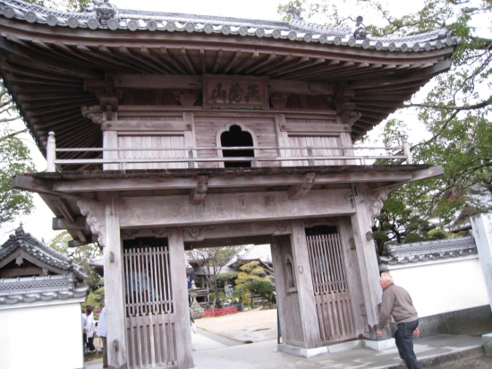 法輪寺　山門　古いなぁ…