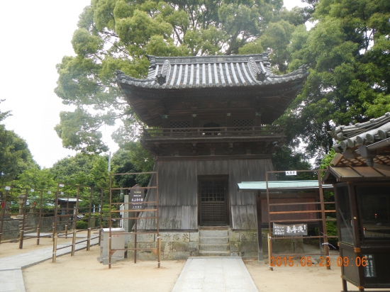 太山寺の鐘楼堂
