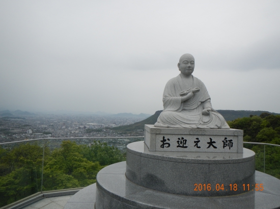 八栗寺のお迎え大師から高松市内を望む