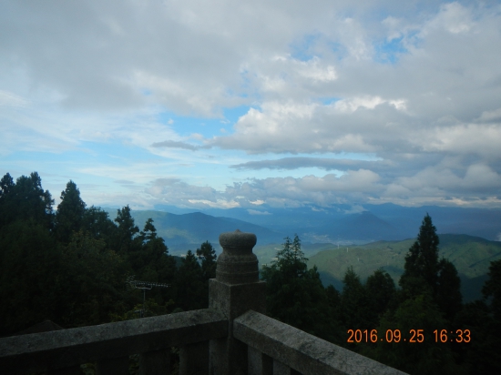 出石寺境内から東の方向を望む♪