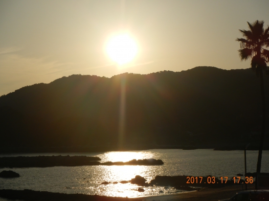 民宿の部屋から見た夕日!!