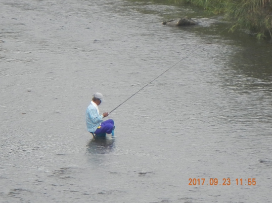 川釣りの人