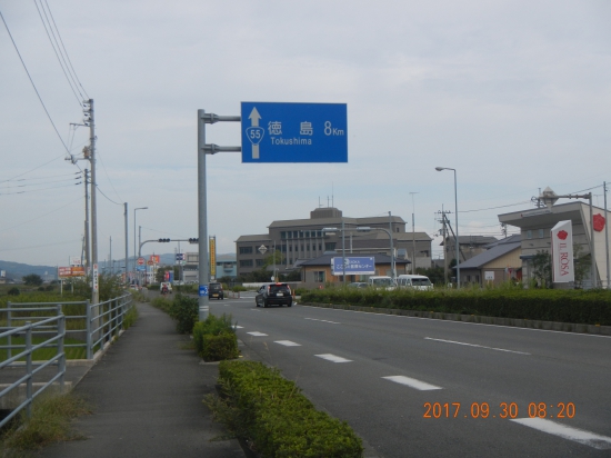 国道５５号線を徳島市内へ向かう