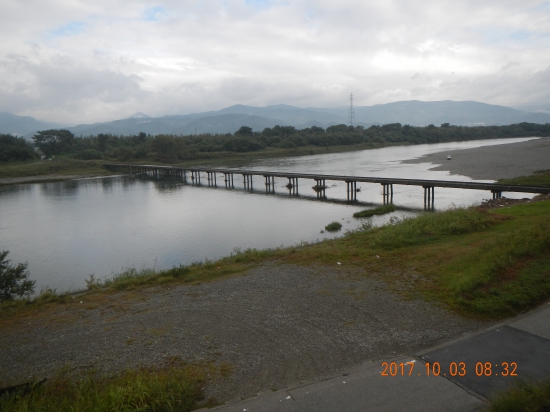 吉野川に架かる潜水橋(川島橋)