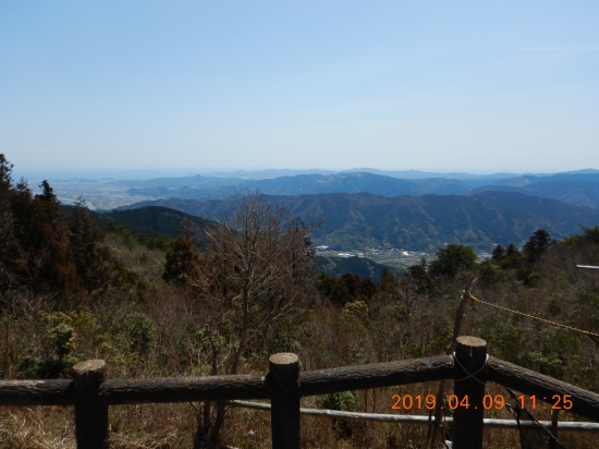 中津峰山(標高７７３m)山頂からの景色