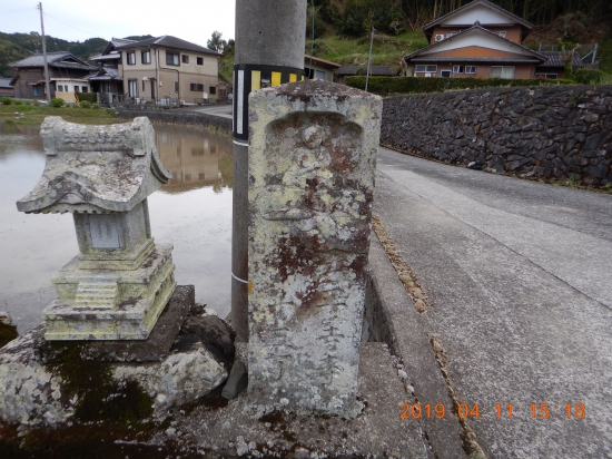 平等寺まで一五丁と書いてある