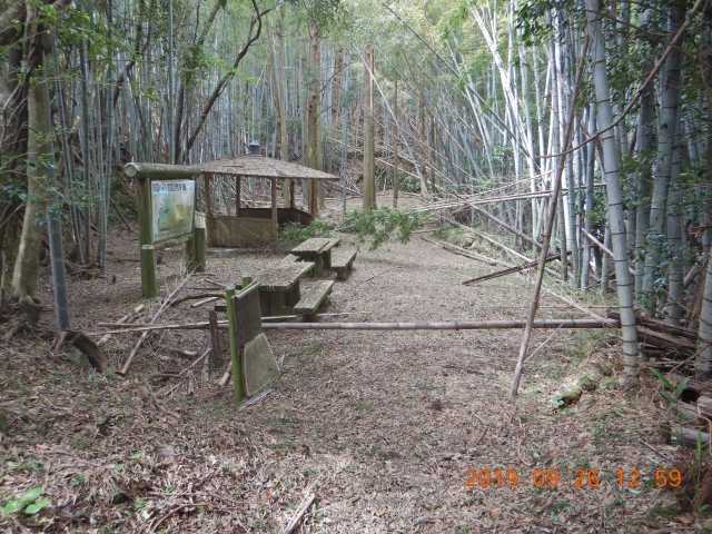 松尾峠の遍路小屋  