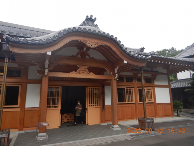 神恵院と観音寺の納経所