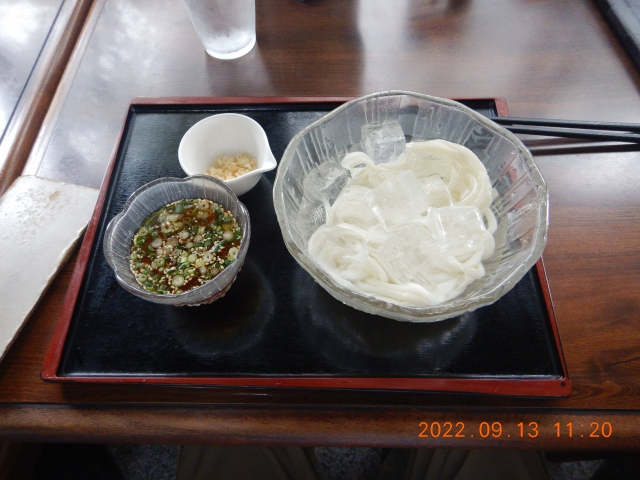 うどん屋で昼食