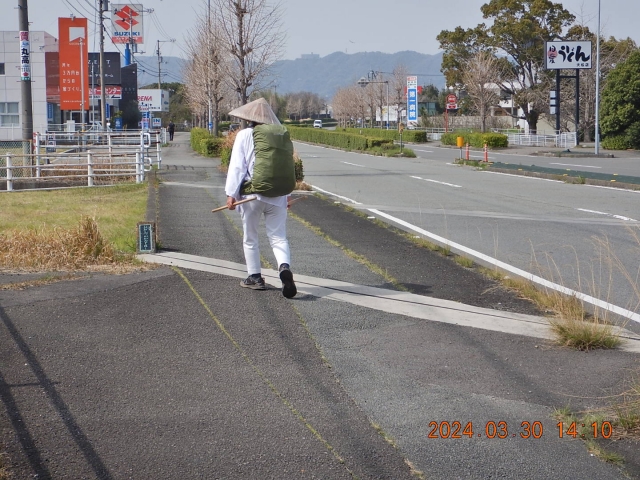 初めて逆打ち歩き遍路さんに会った