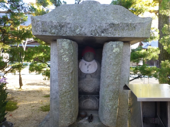 薬師如来の祠