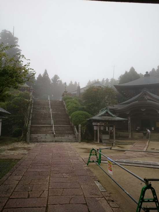 朝もや煙る第７番出石寺