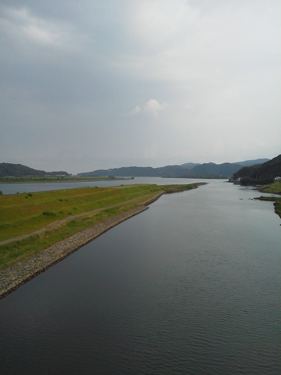 夕暮れの四万十川です。前回の中村駅へ行く途中の撮影です。