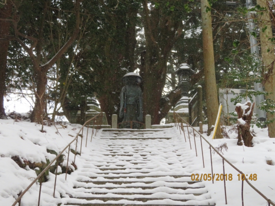 お大師さまは、寒くないのでしょうか？