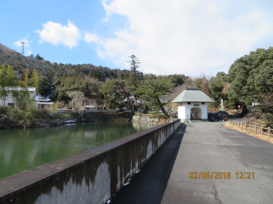 童学寺山門です