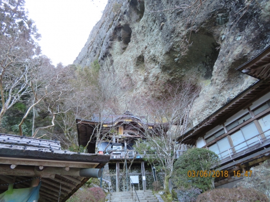 独特の岩に圧倒されます。