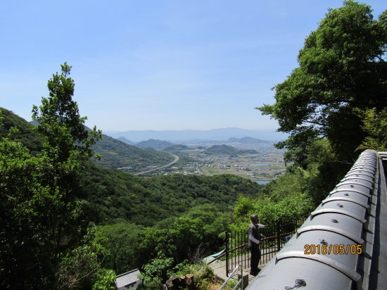 弥谷寺本堂わきからの風景