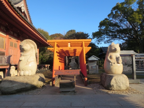 蓑山大明神　この狸、変化の術では日本一だって～