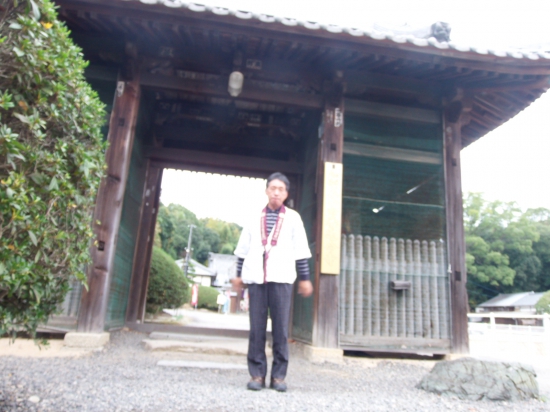 55番霊場「延命寺」山門は歩いて入れますが車だと通り過ぎてしまいますよ。菅笠もいらな程天気が回復？しました。