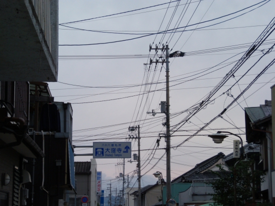 長尾寺を出てすぐ見える大窪寺への道路標識。