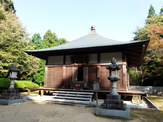 箸蔵寺大師堂。