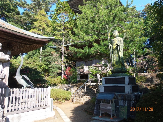 ２０番札所「鶴林寺」境内、鶴の像があります。