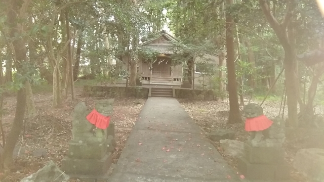 三里幼稚園付近にこんな神社もありました。